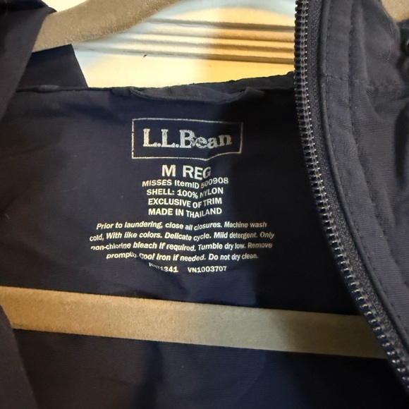 L.L. Bean Navy and Purple Colorblock Mountain Classic Anorak - Picture 4 of 4